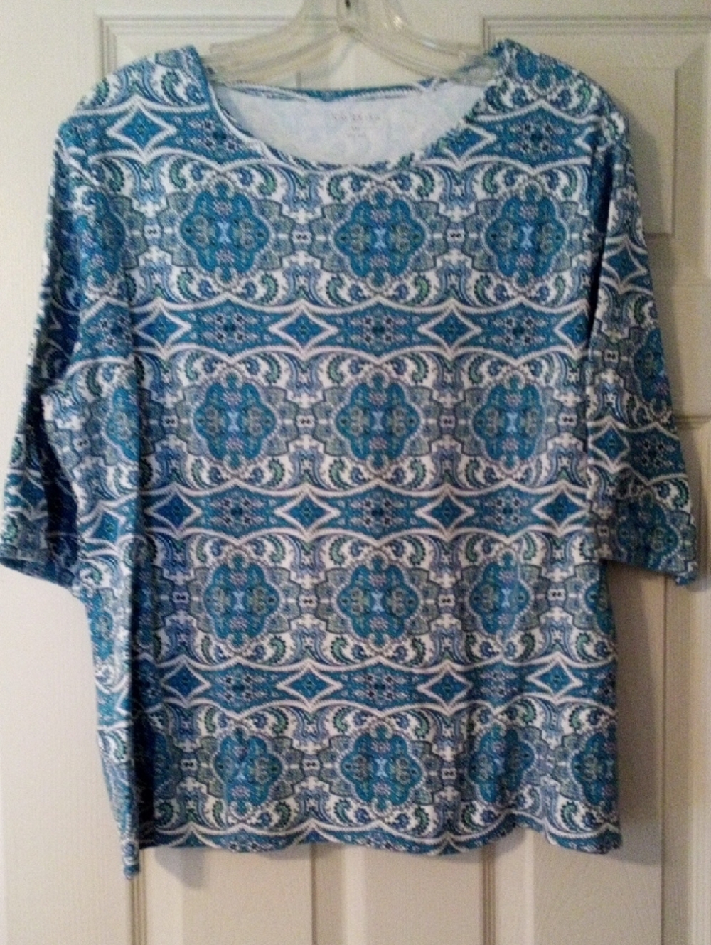 Kim Rogers Top - Teal and White Medallion